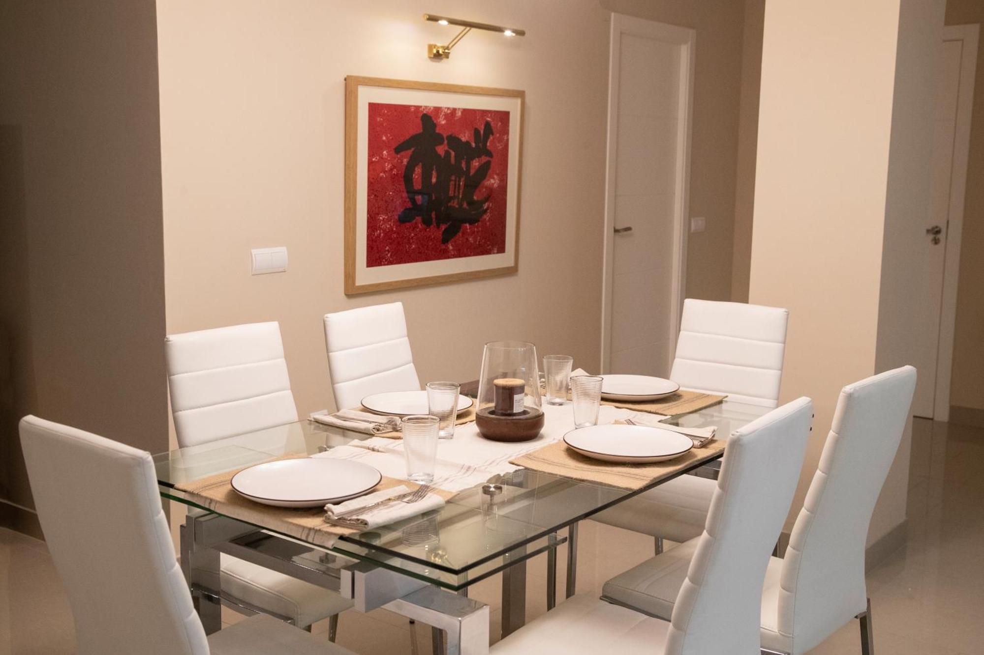 Q2 Apartment *