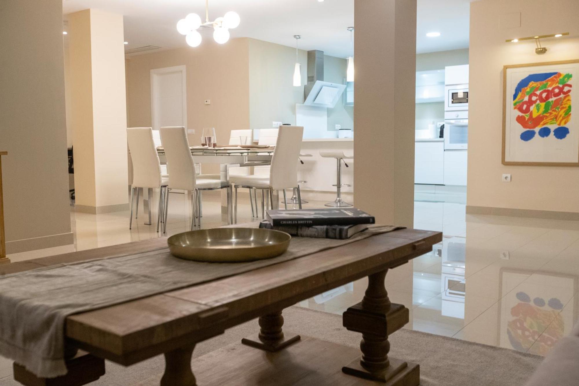 Q2 Apartment *